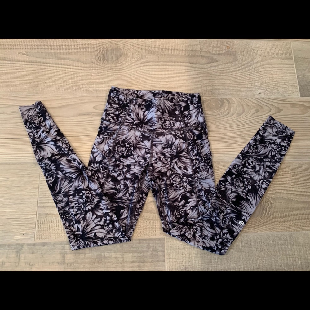 Lululemon Fast and Free right 28”